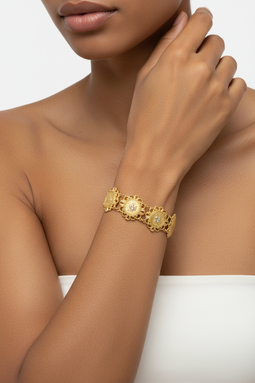 Roma – Bracelet Pièces de Monnaie Gravées Doré